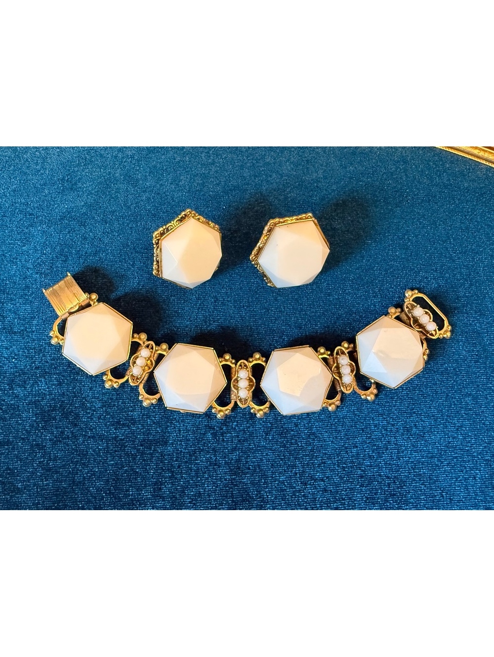 Vintage Milk Glass Book Chain Bracelet & Screw Back Earrings Set